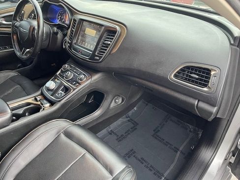 Used 2015 Chrysler 200 C w/ Navigation & Sound Group I image 17