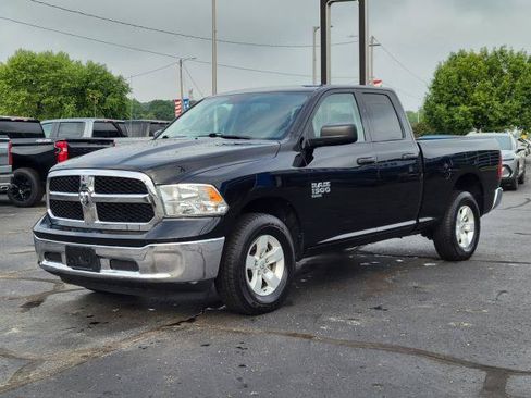 Used 2024 RAM 1500 Classic SLT AWD/4WD image 4