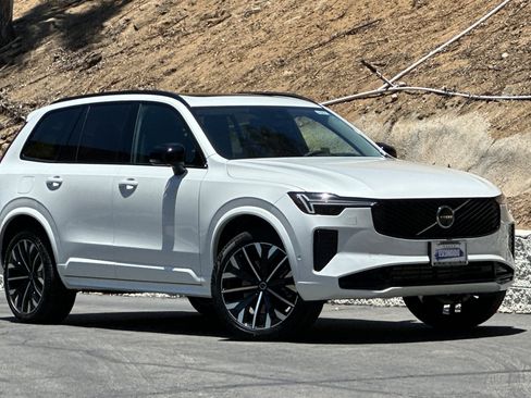 New 2026 Volvo XC90 T8 Ultra w/ Protection Package AWD/4WD image 2