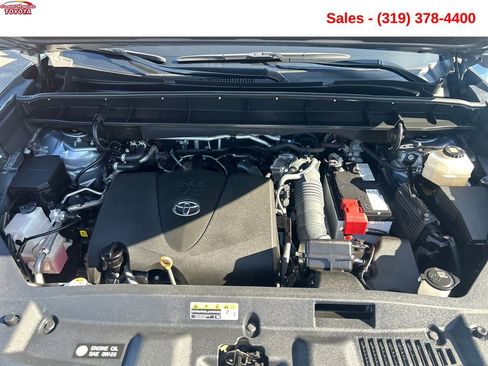 Used 2022 Toyota Highlander XLE AWD/4WD image 20