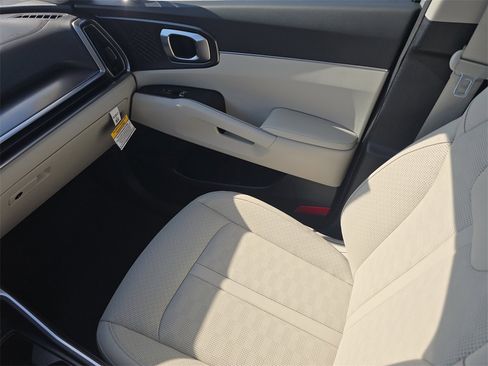 New 2026 Kia Sorento S image 17