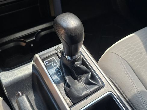 Used 2019 Toyota Tacoma SR5 AWD/4WD image 28