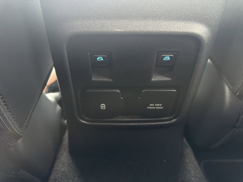 Used 2024 Ford Bronco Outer Banks image 11