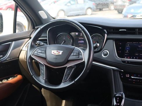 Used 2023 Cadillac XT5 Premium Luxury w/ Technology Package AWD/4WD image 24