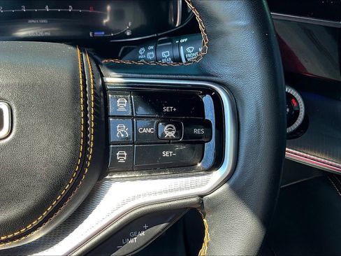 Used 2023 Jeep Grand Wagoneer L Series III image 19