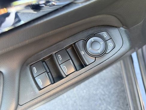 Used 2022 Chevrolet Equinox LT image 11