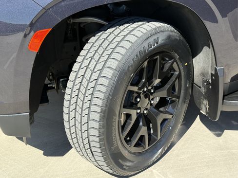 Used 2023 Chevrolet Tahoe LT AWD/4WD image 16