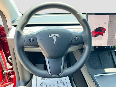 Used 2024 Tesla Model Y Long Range RWD image 11