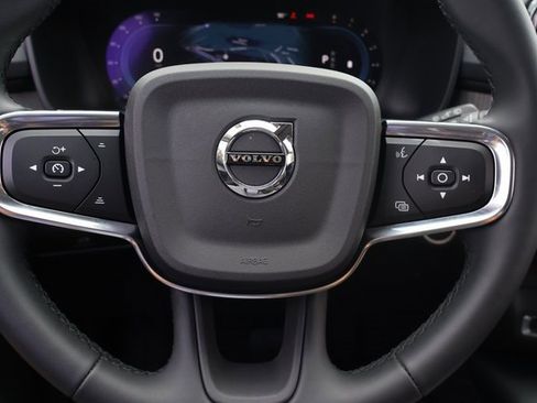 Used 2023 Volvo XC40 B5 Ultimate w/ Protection Package Premier image 19