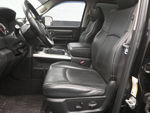 Used 2018 RAM 2500 Laramie w/ Sport Appearance Group AWD/4WD image 18