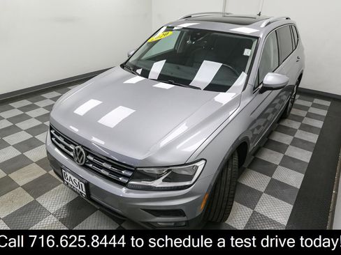 Used 2020 Volkswagen Tiguan SEL AWD/4WD image 6