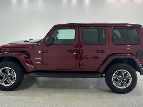 Used 2021 Jeep Wrangler Unlimited Sahara AWD/4WD image 2
