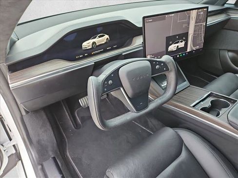 Used 2022 Tesla Model S image 10