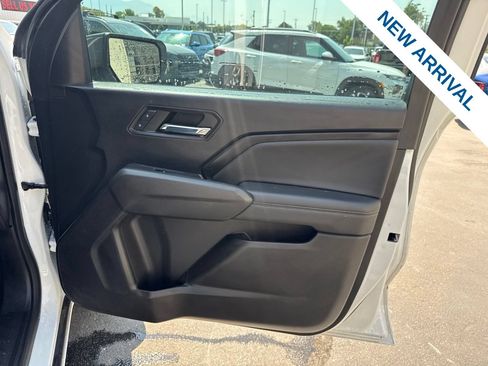 Used 2023 Chevrolet Colorado LT w/ LT Convenience Package II AWD/4WD image 10