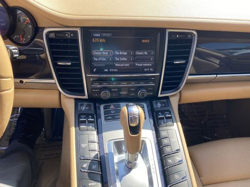 Used 2014 Porsche Panamera 4 image 23