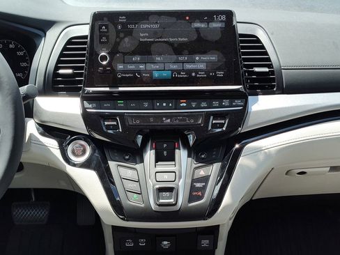 New 2026 Honda Odyssey Touring image 8