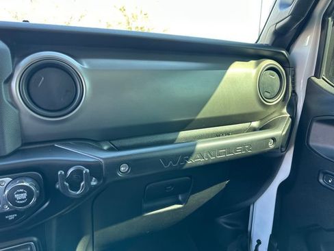 Used 2022 Jeep Wrangler Unlimited Sport image 28