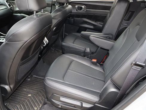 Used 2023 Kia Sorento SX FWD image 6