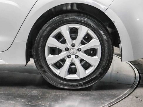 Certified 2022 Toyota Corolla LE FWD image 11