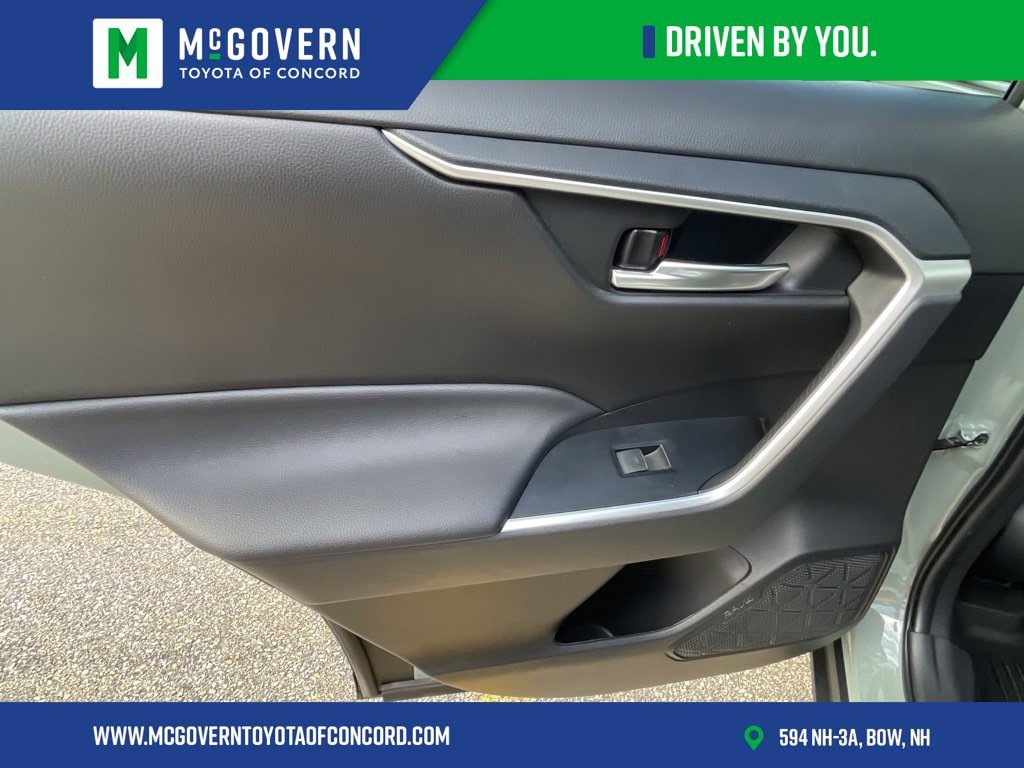 Used 2023 Toyota RAV4 XLE Premium AWD/4WD image 19