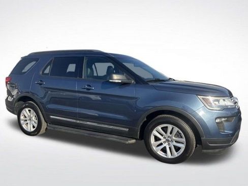 Used 2019 Ford Explorer XLT image 1