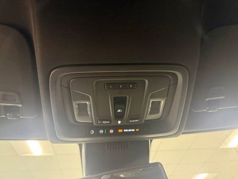 New 2026 GMC Sierra 1500 SLT AWD/4WD image 15