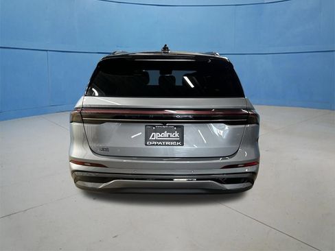 Used 2024 Lincoln Nautilus Reserve w/ Equipment Group 202A AWD/4WD image 10