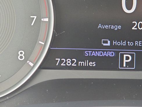 Used 2025 INFINITI QX50 Luxe AWD/4WD image 2