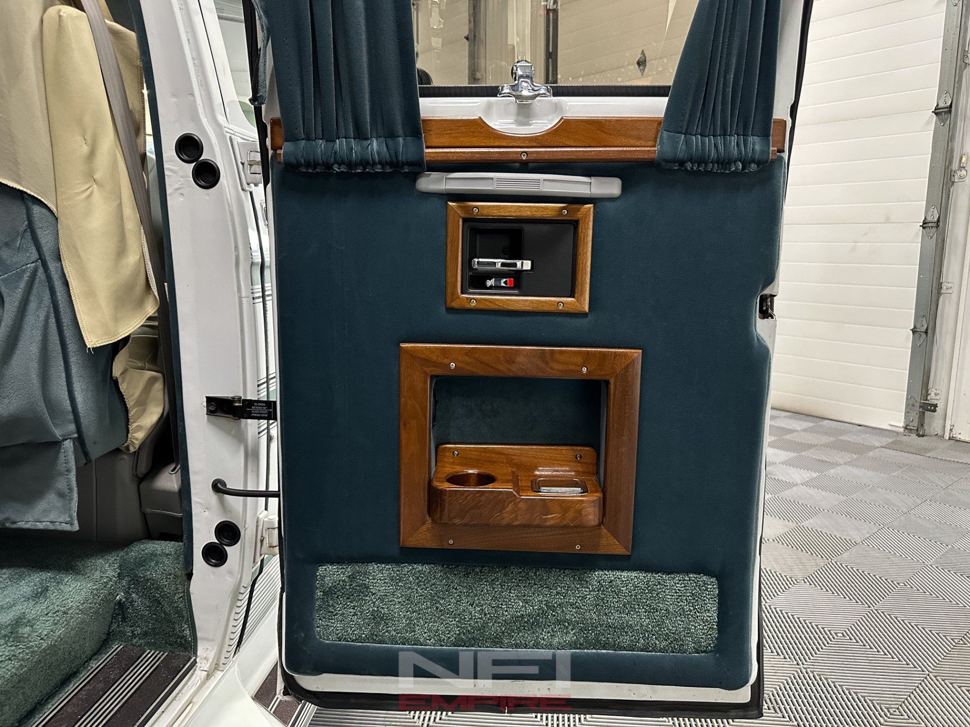 Used 1992 Chevrolet G20 RWD image 40