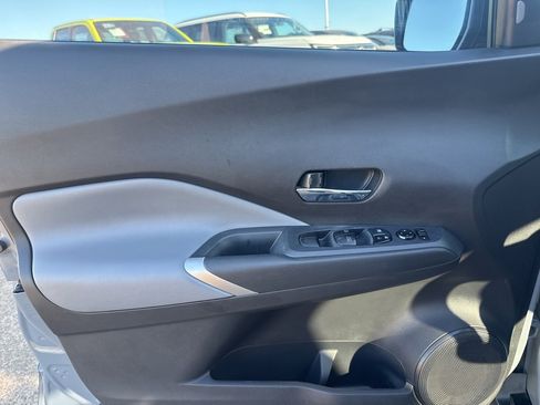 Used 2023 Nissan Kicks SR w/ SR Premium Package image 24