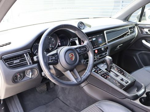 Certified 2023 Porsche Macan Turbo AWD/4WD image 4