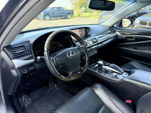 Used 2015 Lexus LS 460 AWD w/ Comfort Package image 28
