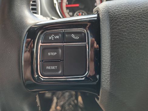Used 2020 Dodge Grand Caravan SXT FWD image 14