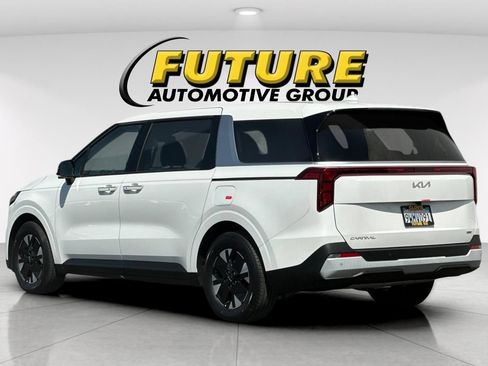 Used 2026 Kia Carnival LXS FWD image 6