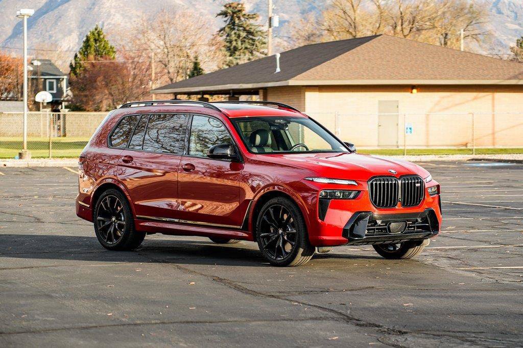 Used 2025 BMW X7 M60i AWD/4WD image 3