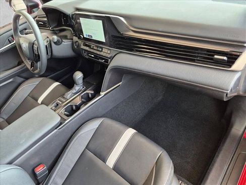 Used 2025 Toyota Camry SE w/ Convenience Package FWD image 20