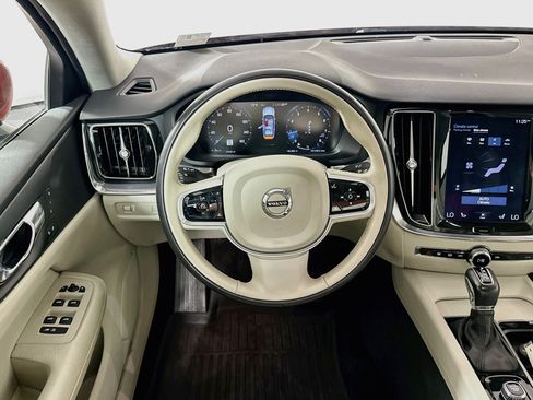 Used 2020 Volvo S60 T5 Momentum FWD image 18