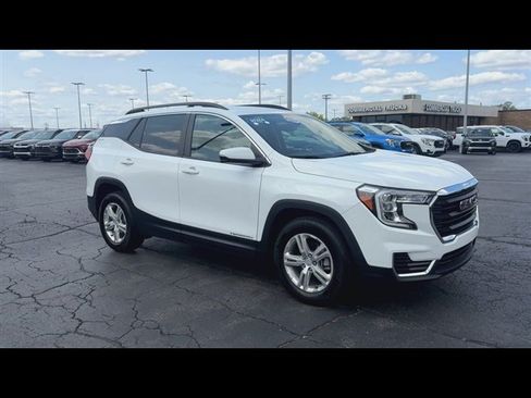 Certified 2024 GMC Terrain SLE w/ Driver Convenience Package FWD image 2