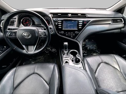 Used 2018 Toyota Camry XSE FWD image 15