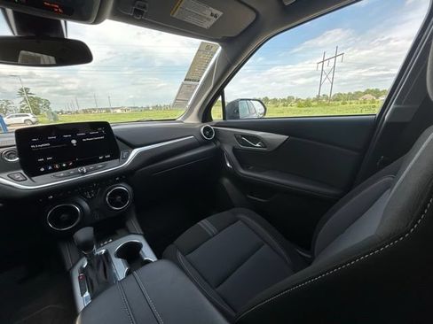 Used 2024 Chevrolet Blazer LT w/ Convenience Package FWD image 31