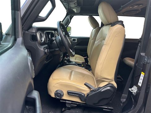 Used 2019 Jeep Wrangler Rubicon w/ LED Lighting Group image 9