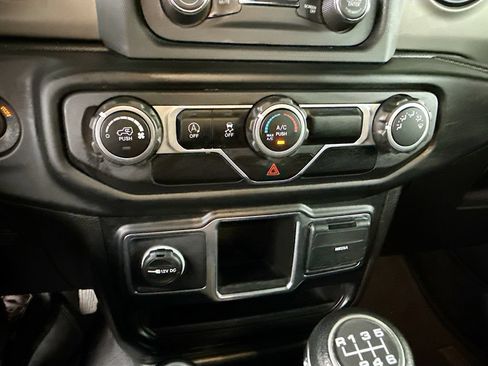 Used 2021 Jeep Gladiator Sport w/ Trailer Tow Package AWD/4WD image 15