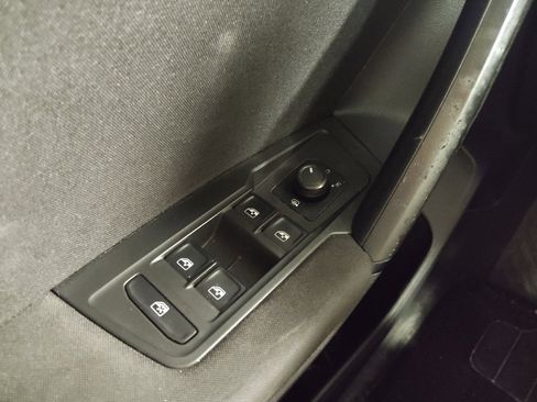 Used 2019 Volkswagen Tiguan S w/ Driver Assistance Package FWD image 27