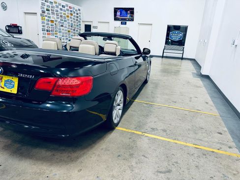 Used 2013 BMW 328i Convertible image 23