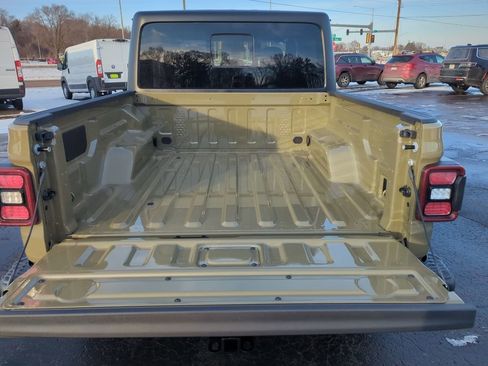 New 2026 Jeep Gladiator Rubicon image 14