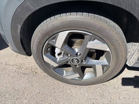 Used 2025 Hyundai Venue SEL image 7