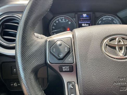 Used 2021 Toyota Tacoma TRD Off-Road w/ Technology Package AWD/4WD image 23