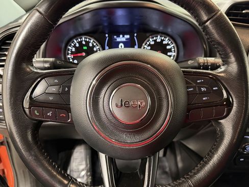 Used 2018 Jeep Renegade Altitude image 18