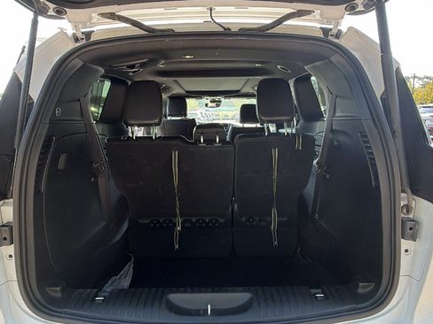 Used 2025 Chrysler Pacifica Limited FWD image 13