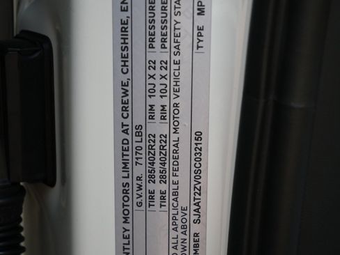 New 2025 Bentley Bentayga image 25